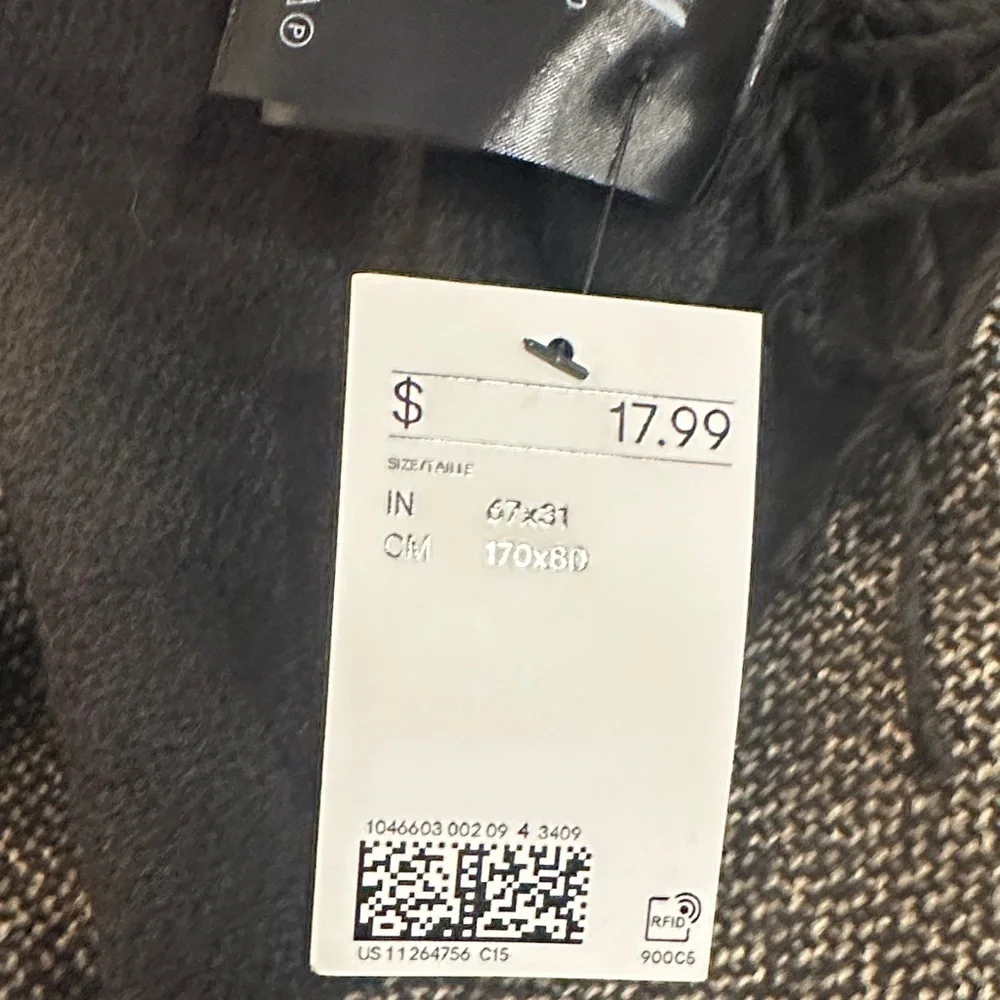 H&M Two-Tone Beige and Black Scarf